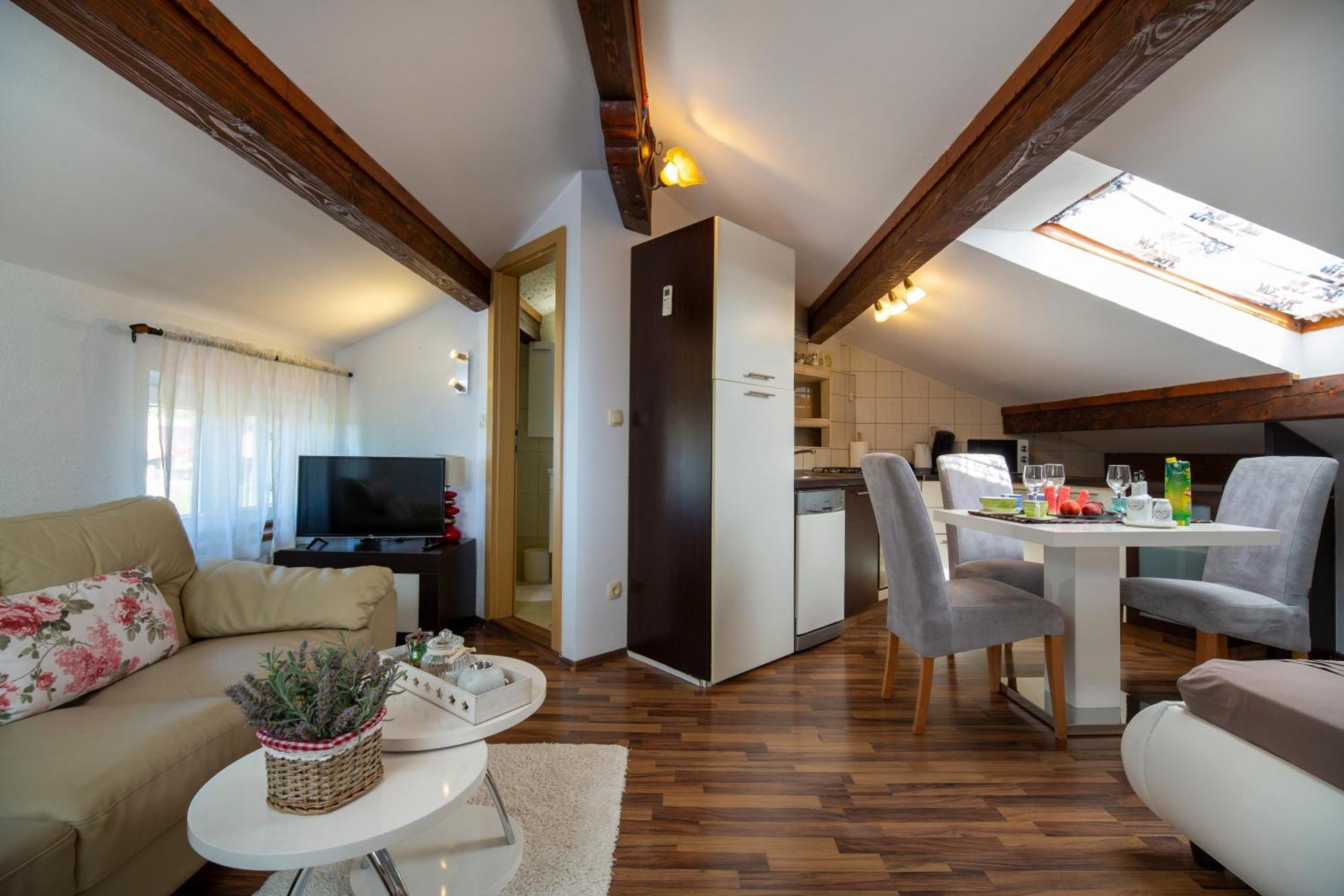 Apartman Viki Stinjan Pula Exterior photo