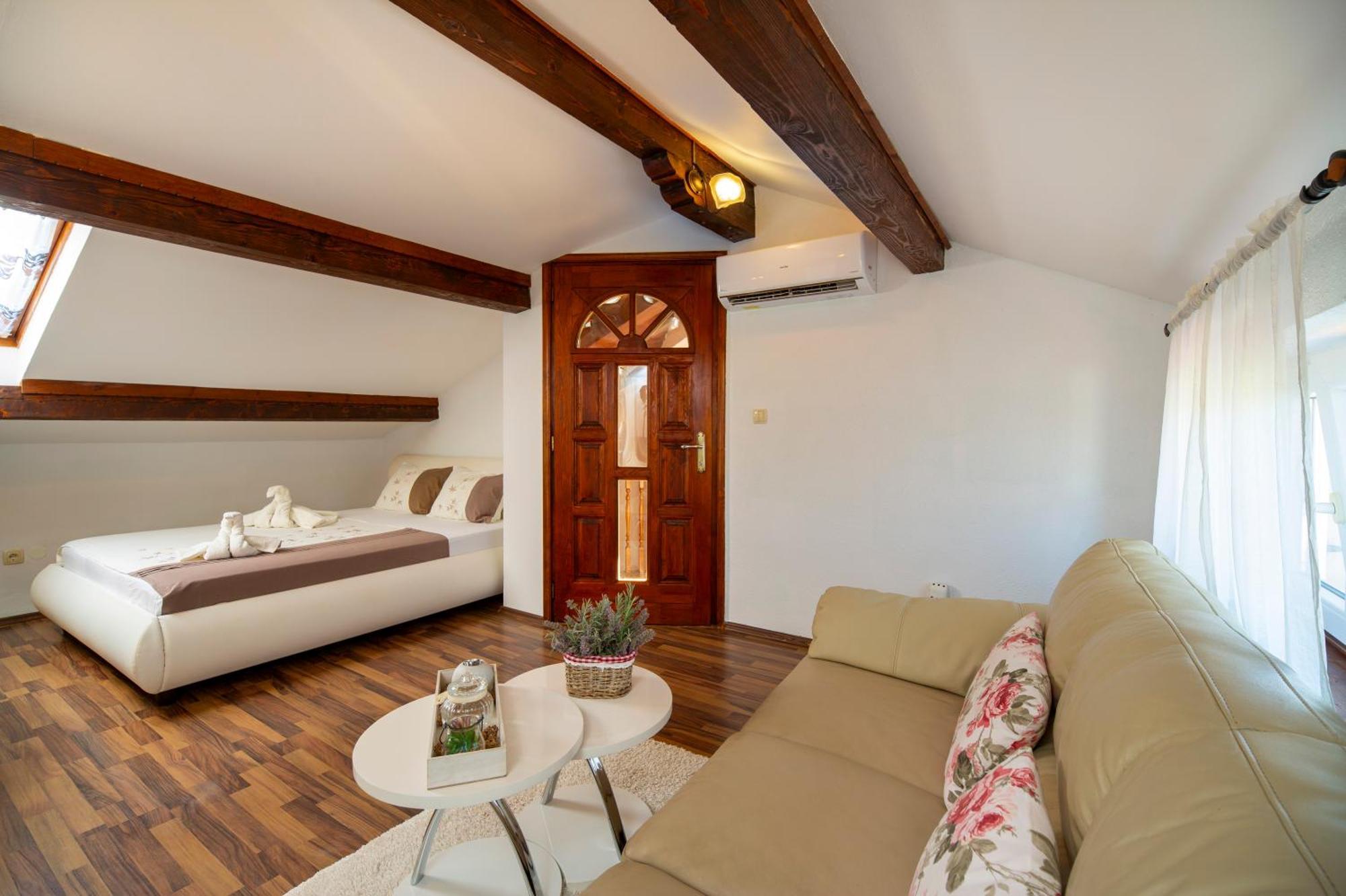 Apartman Viki Stinjan Pula Exterior photo