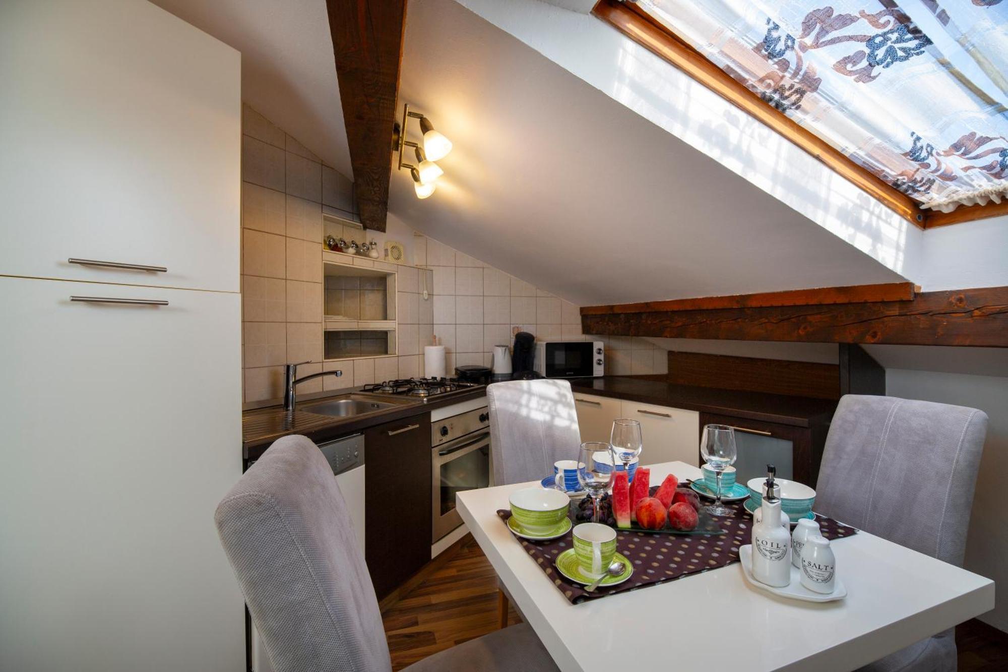 Apartman Viki Stinjan Pula Exterior photo