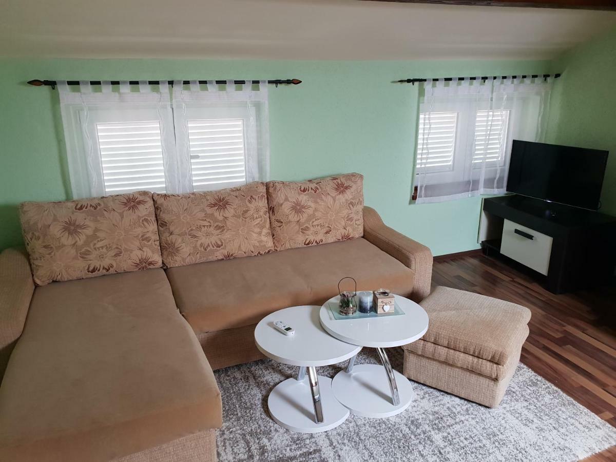 Apartman Viki Stinjan Pula Exterior photo