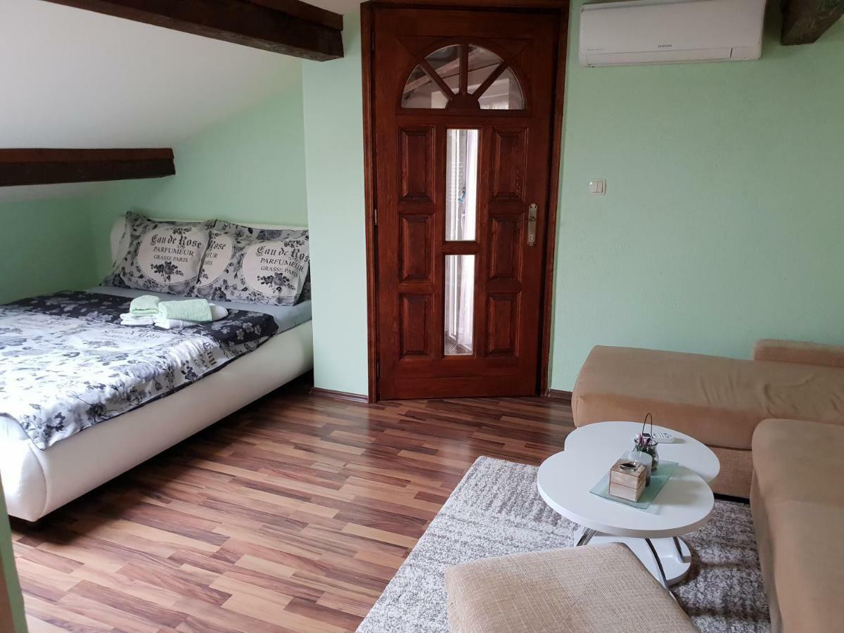 Apartman Viki Stinjan Pula Exterior photo